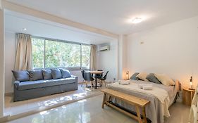 Pasos de La Rural | Estudio alto y luminoso
